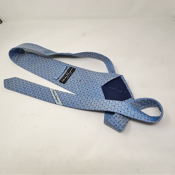 SALVATORE FERRAGAMO Men’s Blue 100% Silk Designer Sailboat Neck Tie Italy 58” - Picture 1 of 7